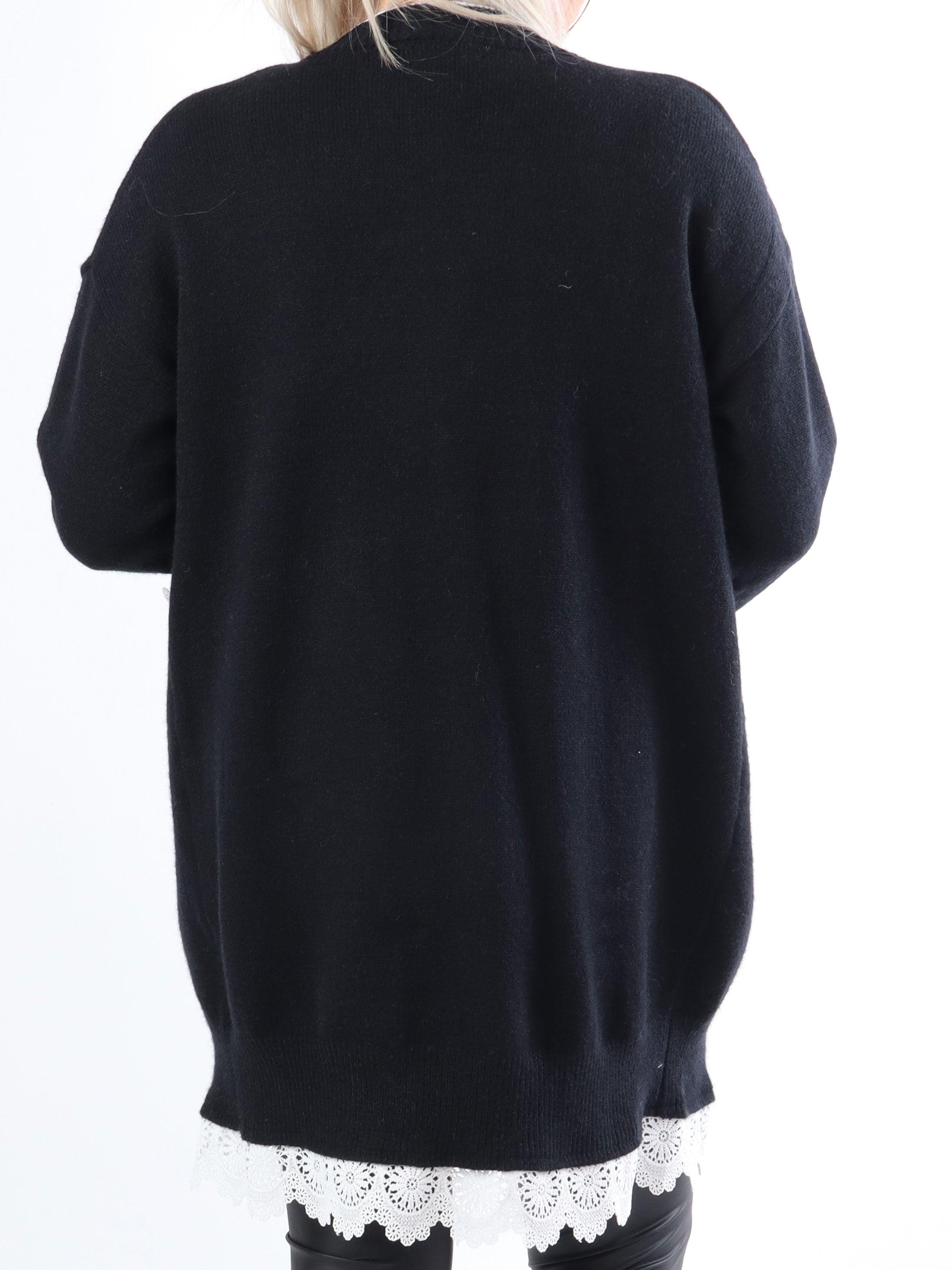 Rosie - Feminin plus size stickad kofta med vit spets - Beige